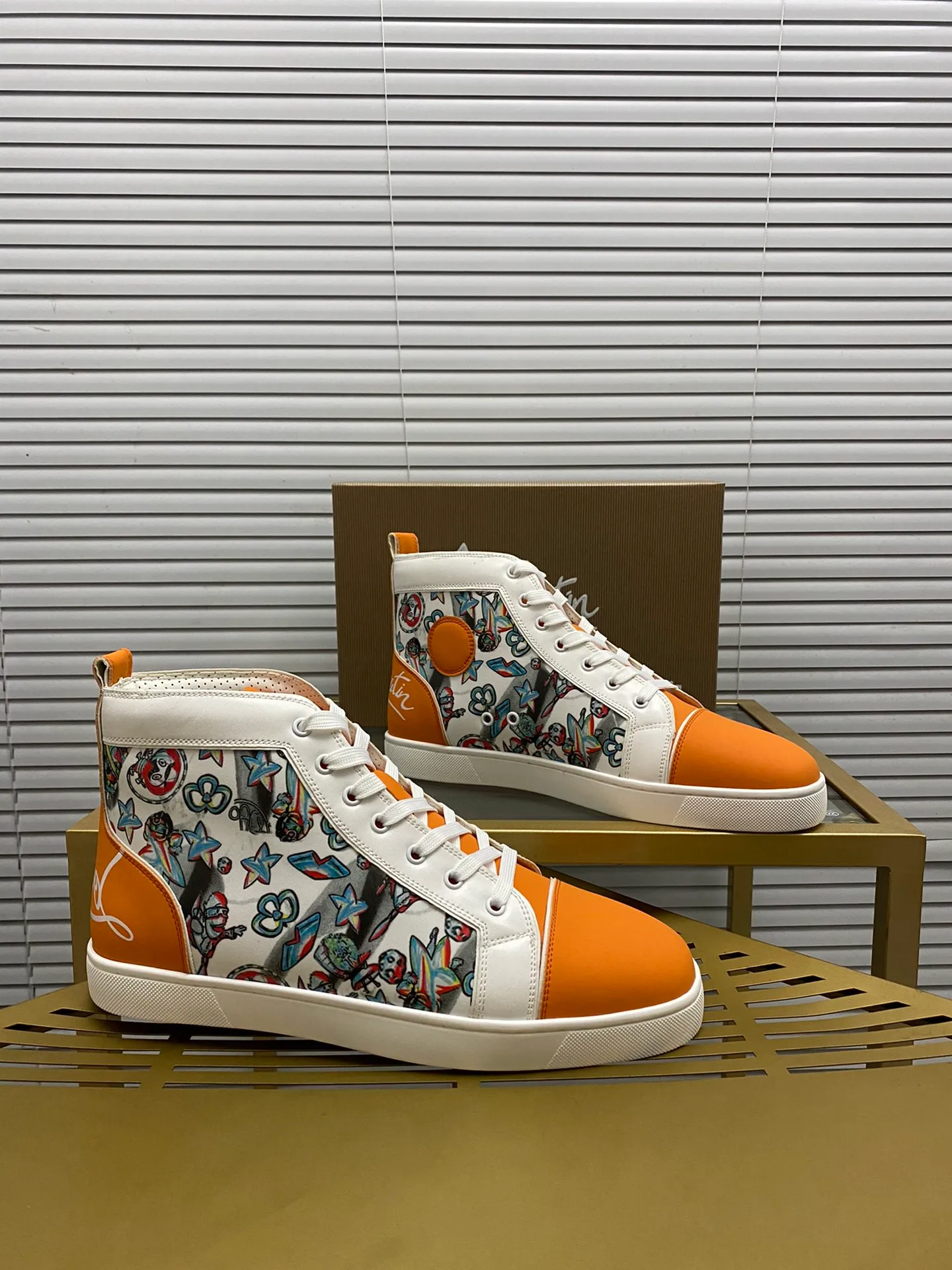 (Customized model) Ex-factory price is 540. christian louboutin (CL red sole shoes) counter series, casual sneakers for couples 📢 📢 📢 Exclusive hot style release 🎈🎈💪 Movable latex feet 👻 Finished outsole line [Proud] 😝Female 35-40# Male 38#-46, global supply😝 [Top version]: Original imported genuine leather upper, top original leather lining, original molded TPU outsole, original 1:1 detail processing, original shoe last,